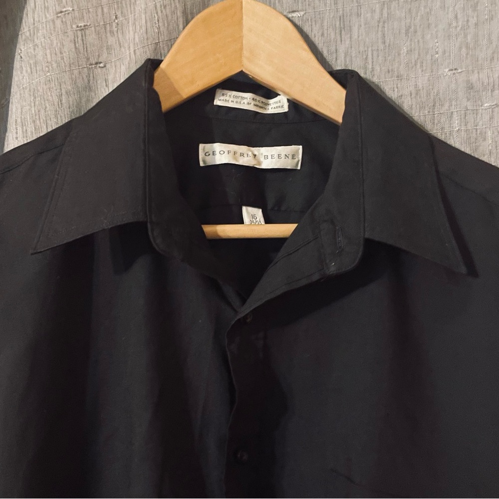 Geffrey Beene Button Up